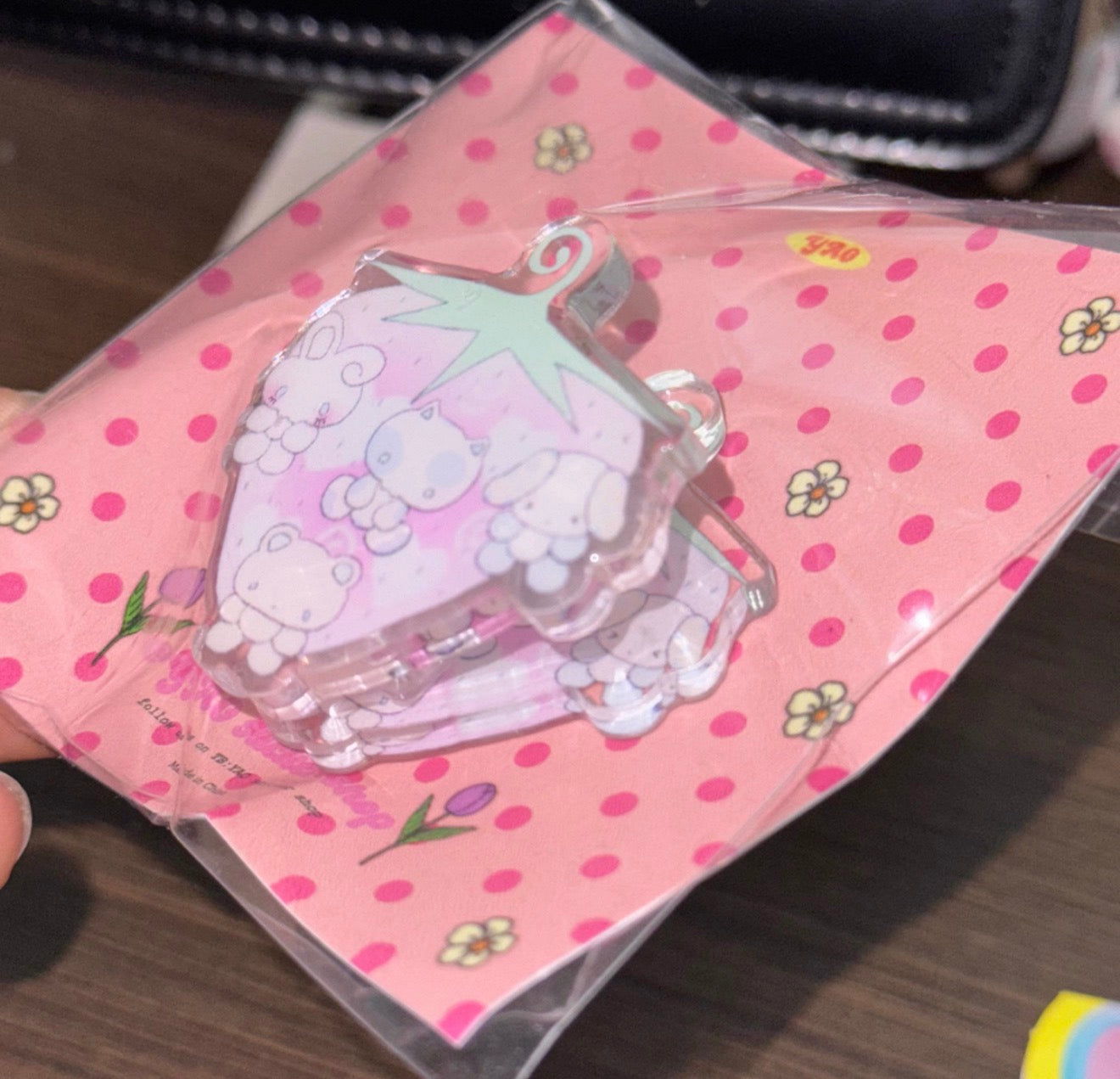 {YAO} dream core strawberry acrylic clip