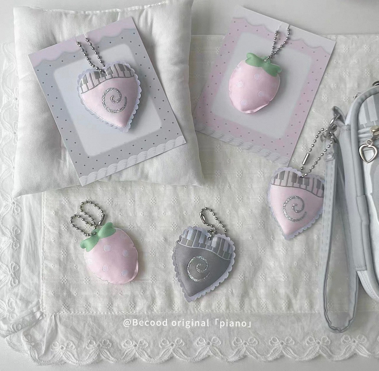 {becood} felt heart keychain