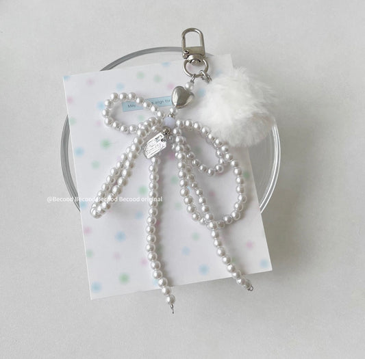 {becood} pearl pompom keychain