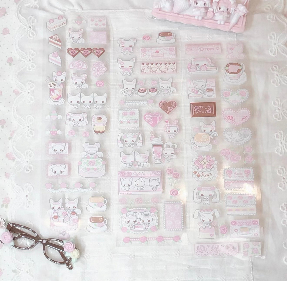 {DearDoris} pixel cute thing kiss cut tape