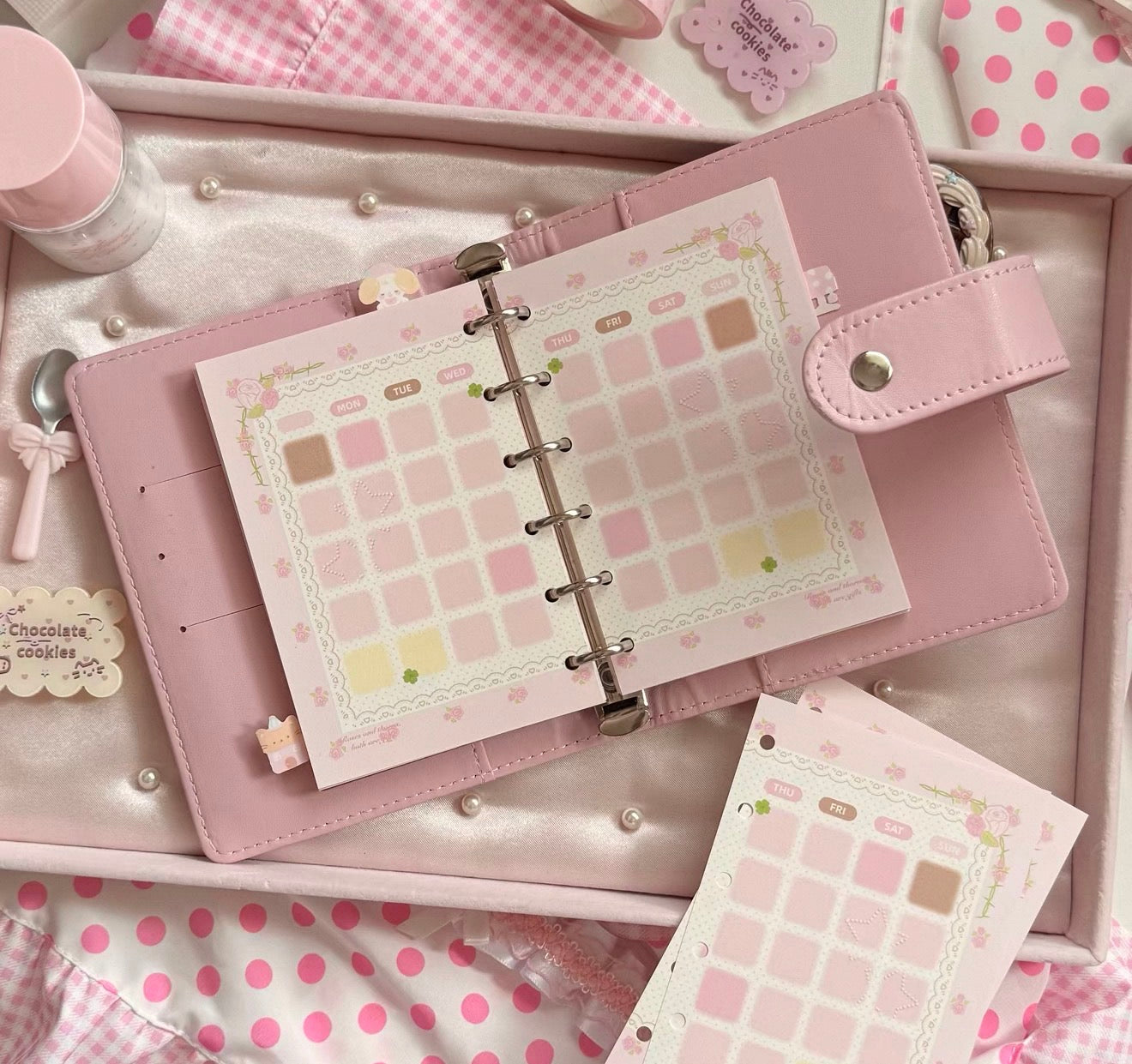 {eating cookies} m5/a7 rose flower weekly binder refill set
