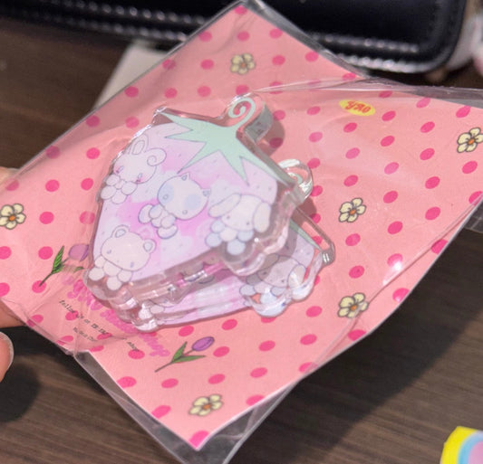 {YAO} dream core strawberry acrylic clip