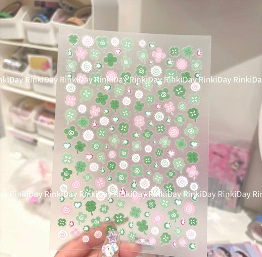 {rinki day} small lucky clovers
