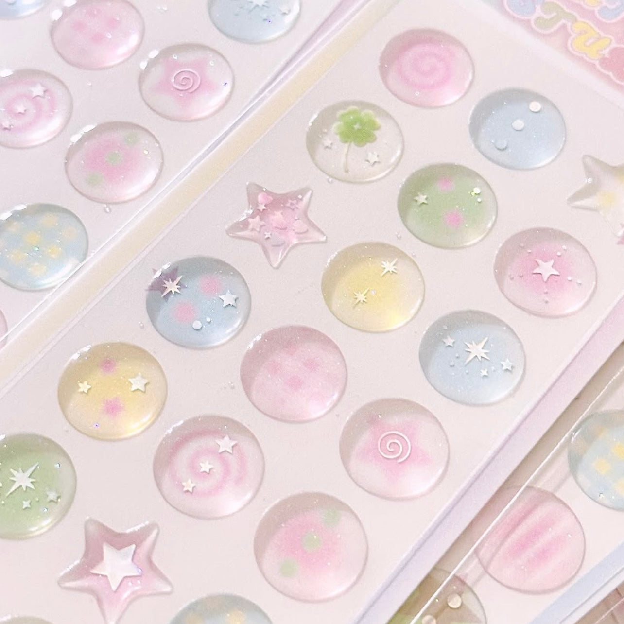 {pearly button} pastel button epoxy