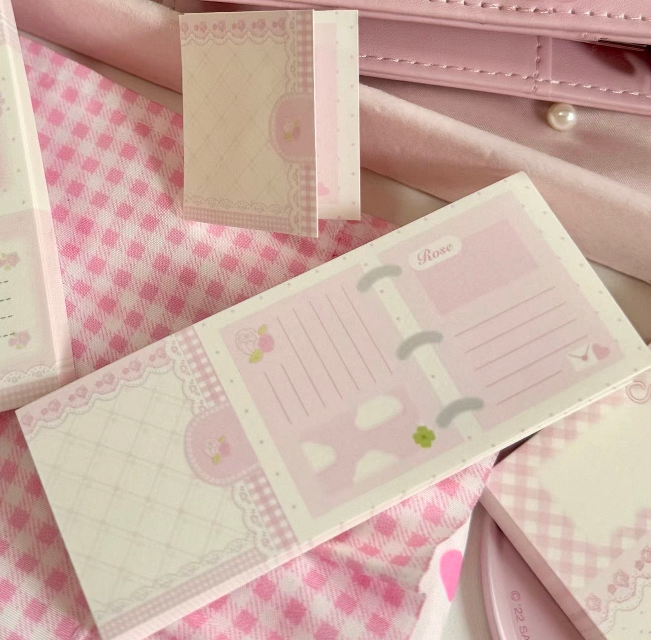{eating cookies} rose flower note
