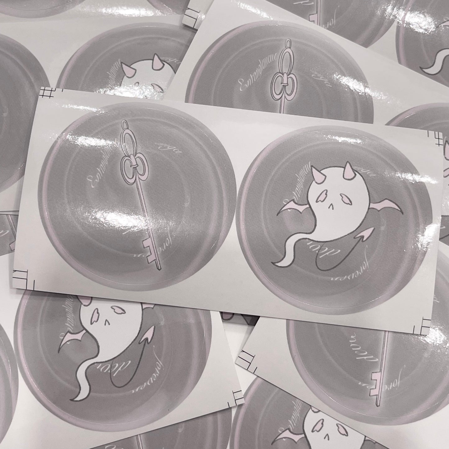 {curl cat} ghost key round diecut sticker sheets