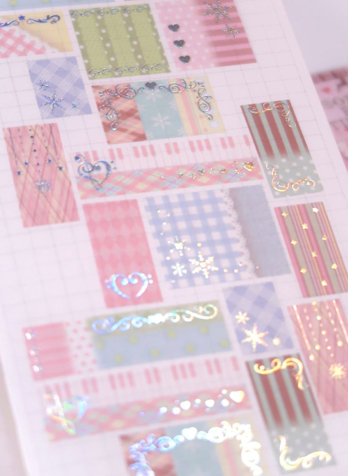 {pearly button} snowflake pattern tiles