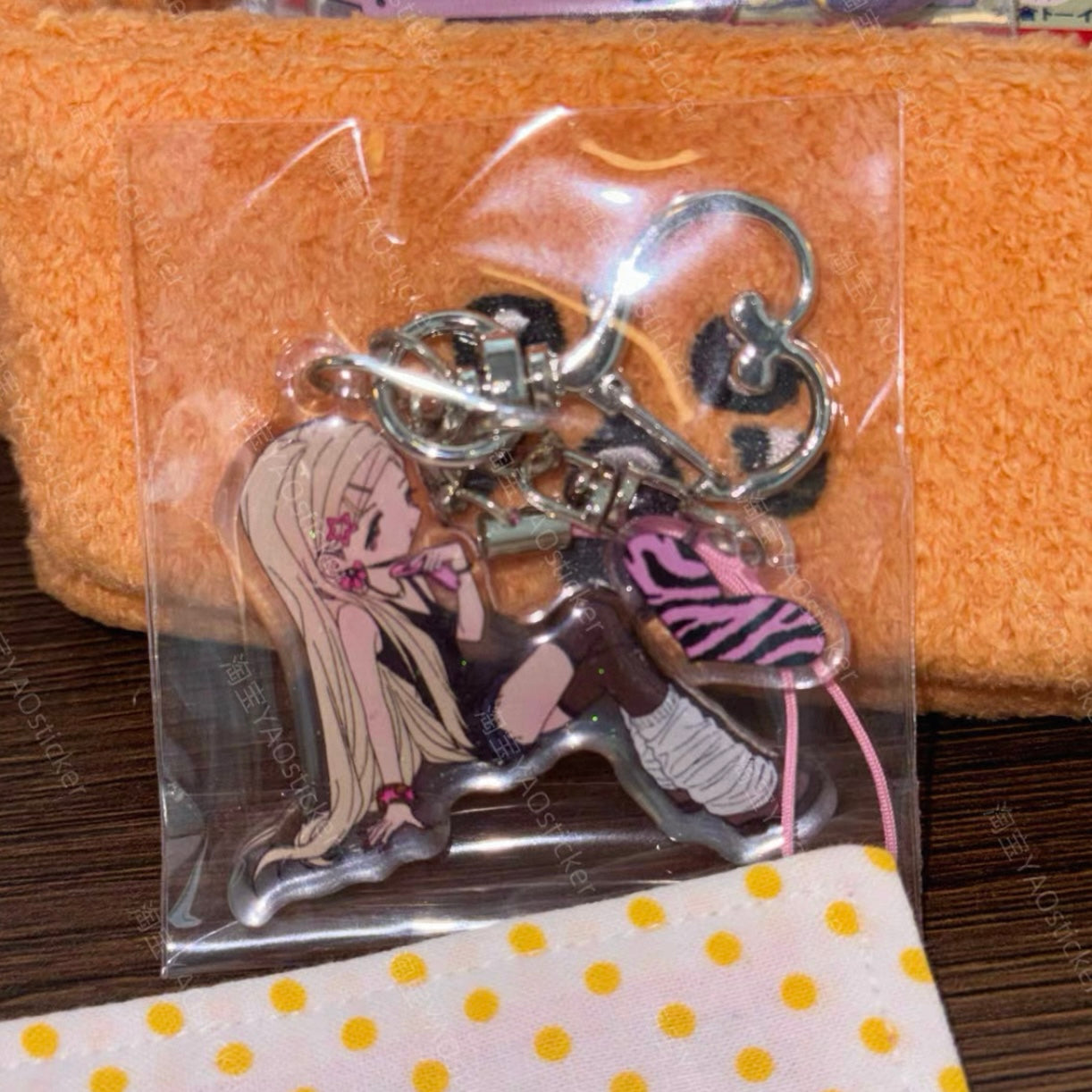 {YAO} retro spicy girl acrylic keychain