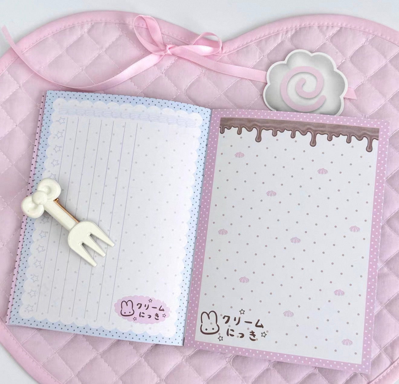 {pakupaku} cream a6 diary