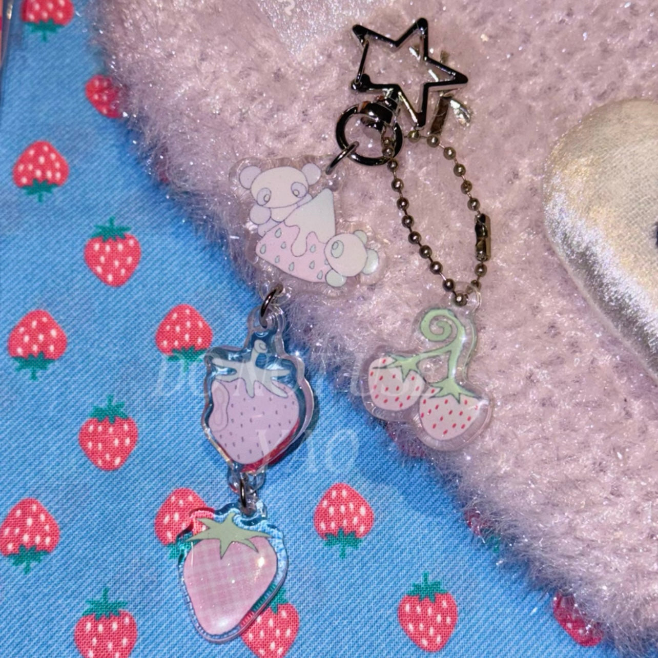 {YAO} dream core strawberry acrylic keychain